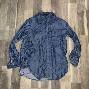 Forever 21 Women's Long Sleeve Button Up Top.  Denim Blue Size Large